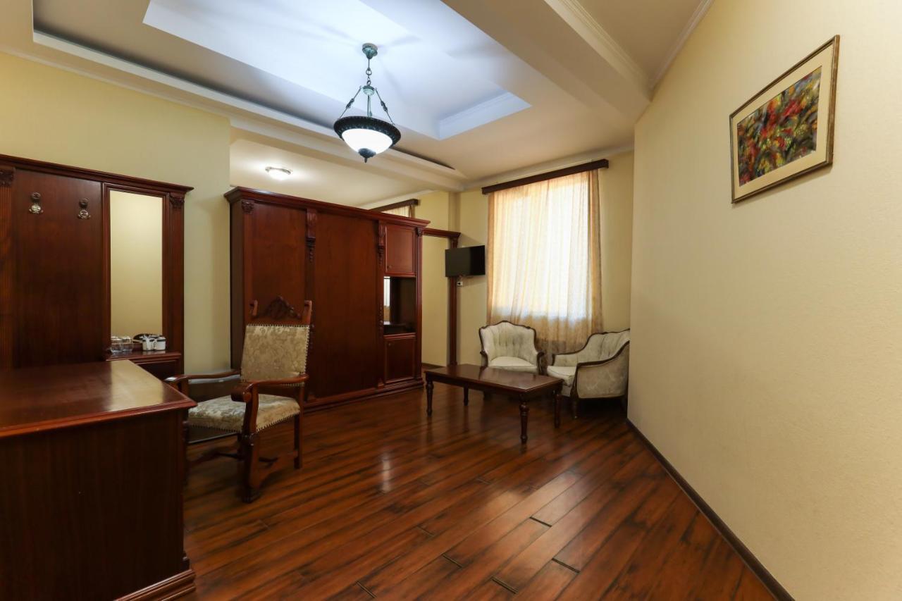 Aeetes Palace Kutaiszi Kültér fotó